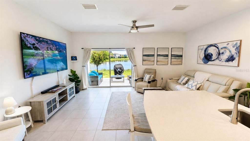 For Rent: $2,100 (3 beds, 2 baths, 1373 Square Feet)