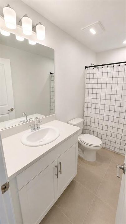 For Rent: $2,100 (3 beds, 2 baths, 1373 Square Feet)