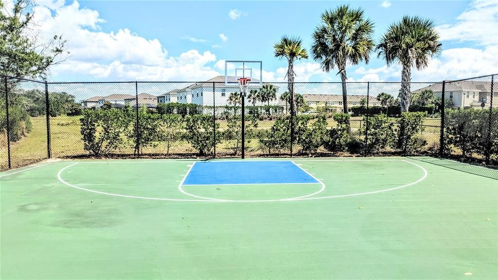 For Rent: $2,100 (3 beds, 2 baths, 1373 Square Feet)