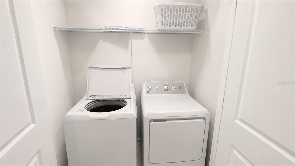 For Rent: $2,100 (3 beds, 2 baths, 1373 Square Feet)