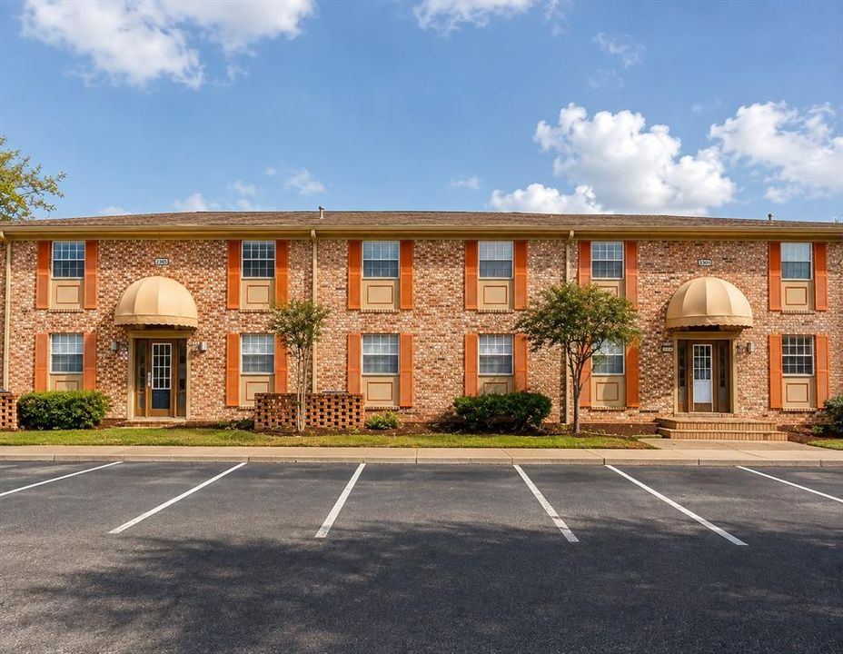 For Sale: $184,900 (2 beds, 2 baths, 1206 Square Feet)