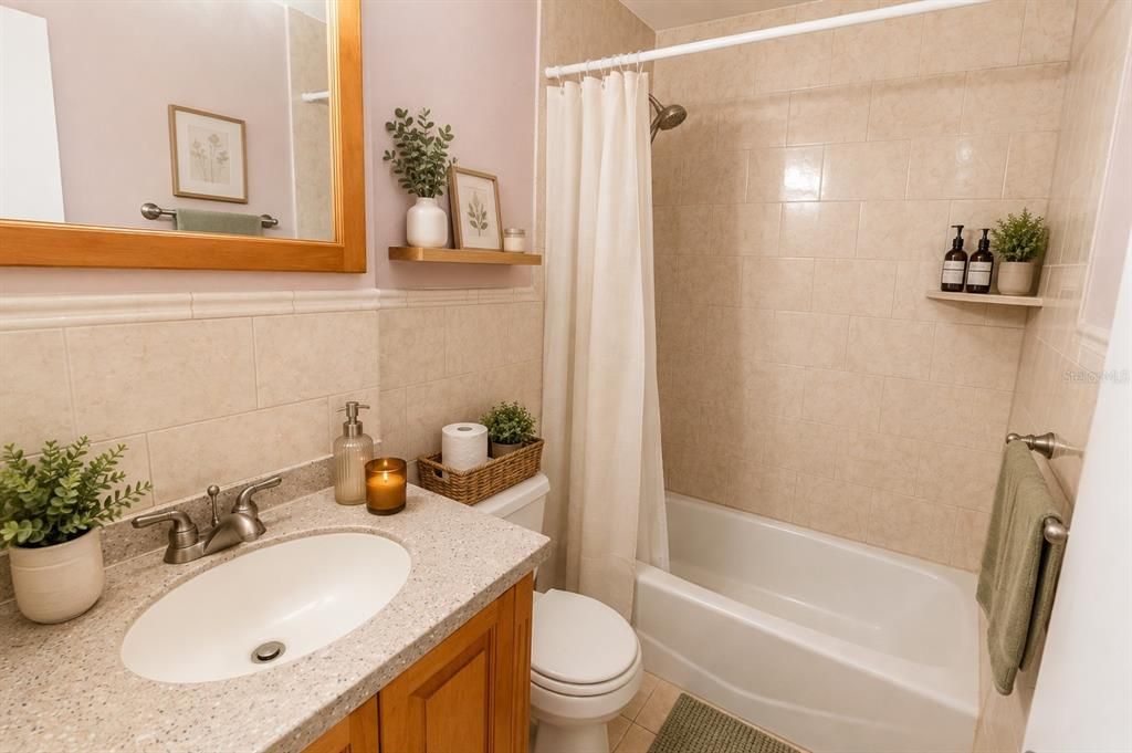 For Sale: $184,900 (2 beds, 2 baths, 1206 Square Feet)