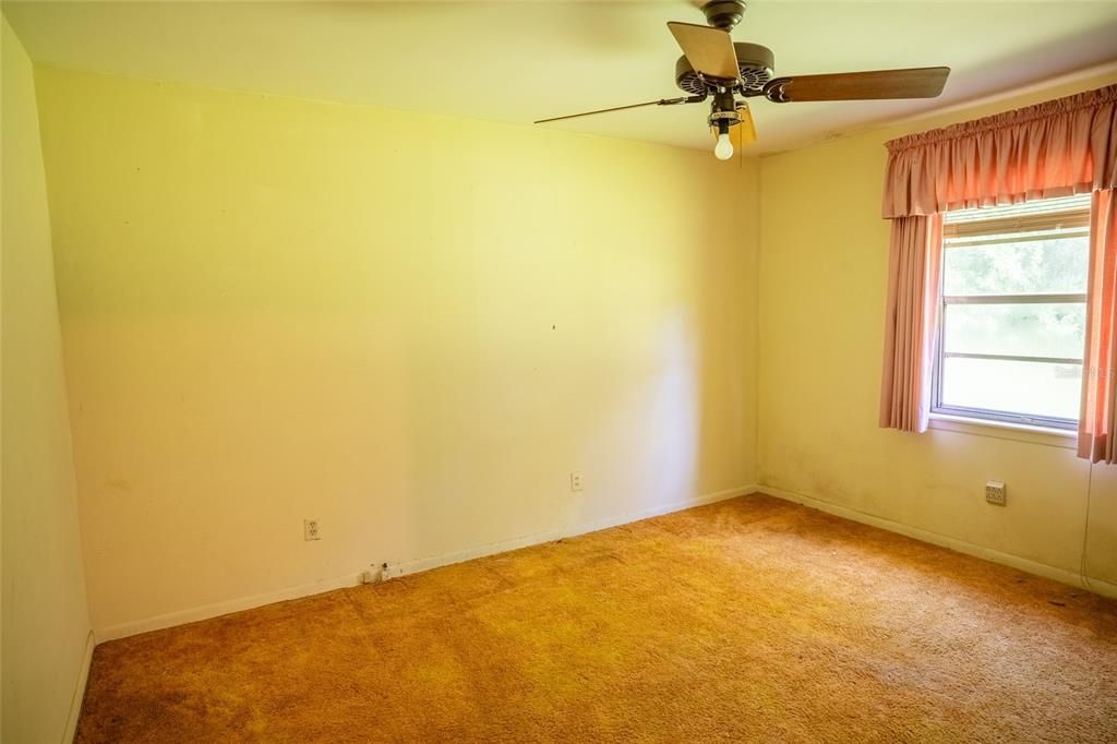 For Sale: $349,000 (3 beds, 1 baths, 1304 Square Feet)