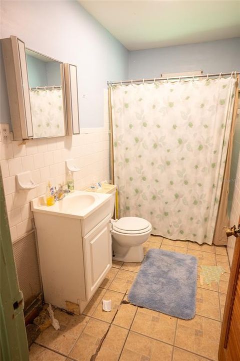 For Sale: $349,000 (3 beds, 1 baths, 1304 Square Feet)