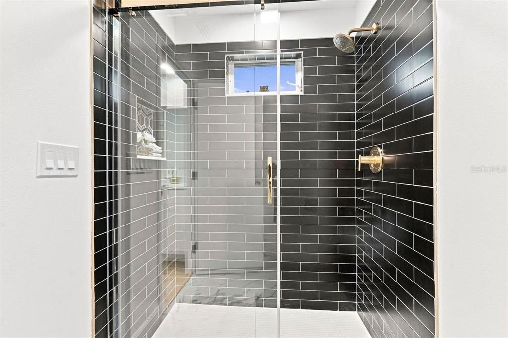 На продажу: $399,900 (3 спален, 2 ванн, 1725 Квадратных фут)
