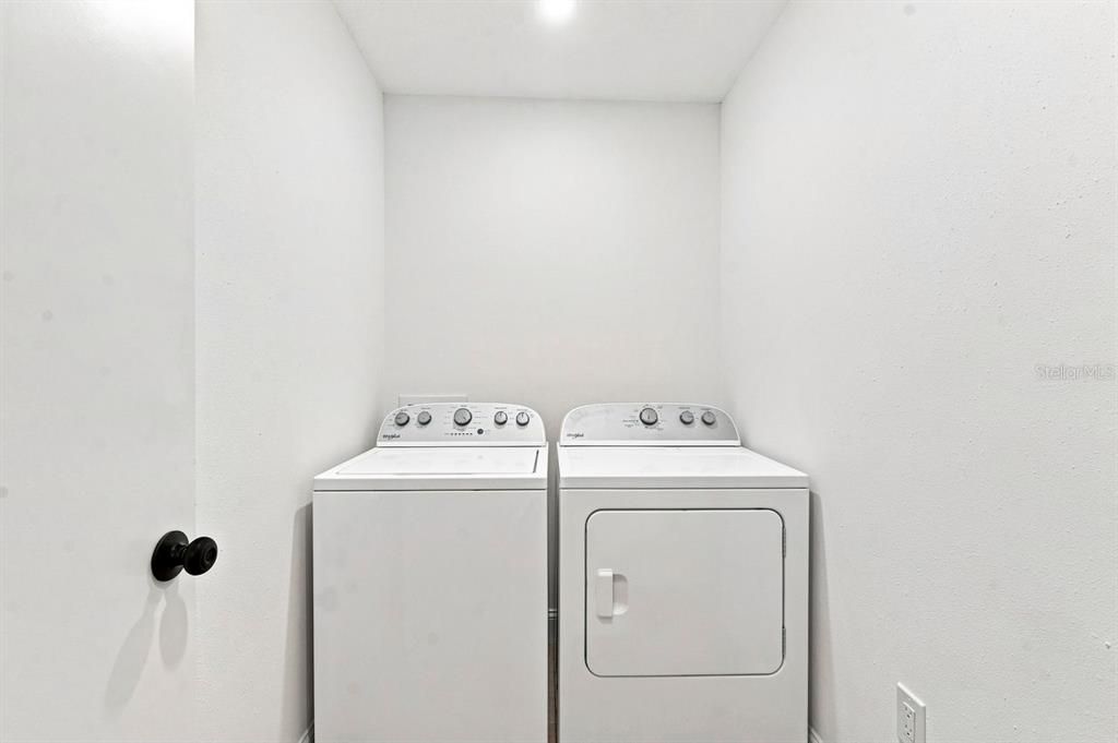 На продажу: $399,900 (3 спален, 2 ванн, 1725 Квадратных фут)