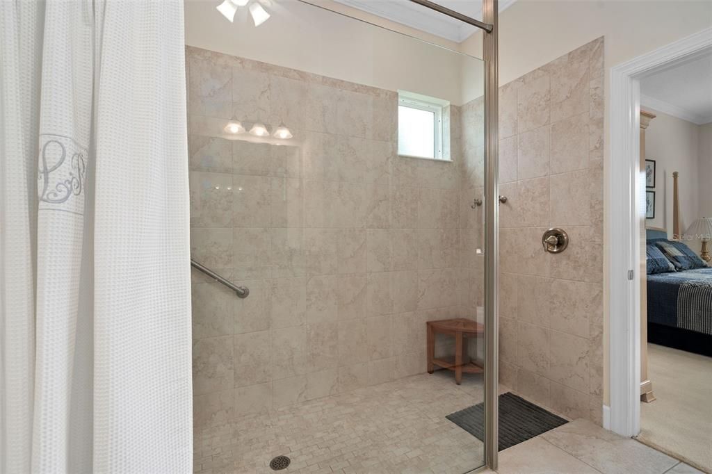 En Venta: $620,000 (3 camas, 3 baños, 2333 Pies cuadrados)