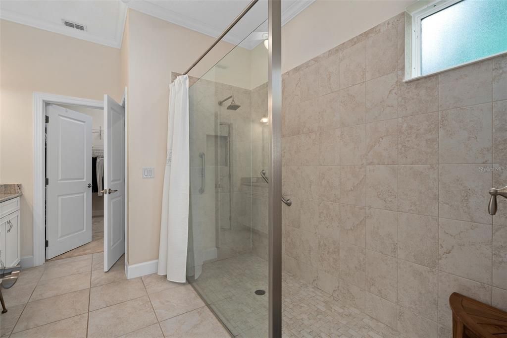 En Venta: $620,000 (3 camas, 3 baños, 2333 Pies cuadrados)