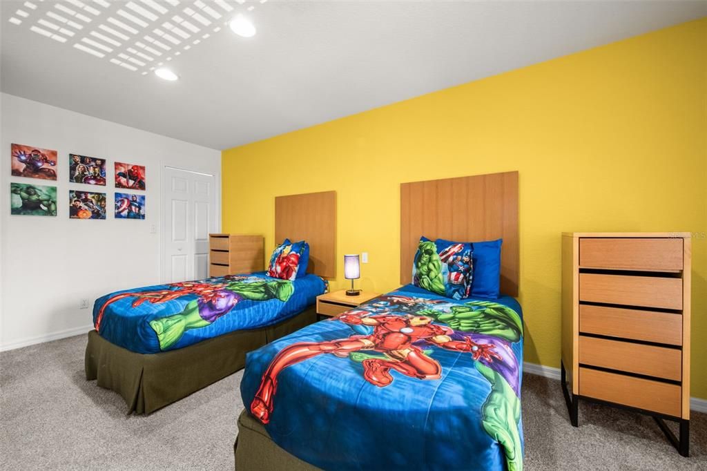 На продажу: $299,800 (3 спален, 3 ванн, 1440 Квадратных фут)