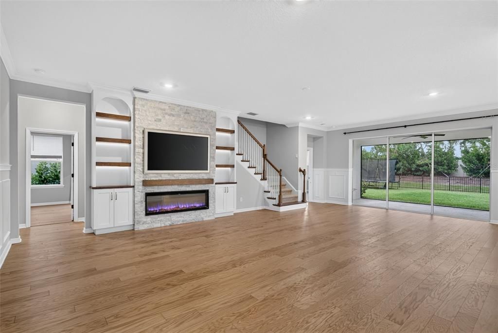 En Venta: $925,000 (5 camas, 4 baños, 3500 Pies cuadrados)