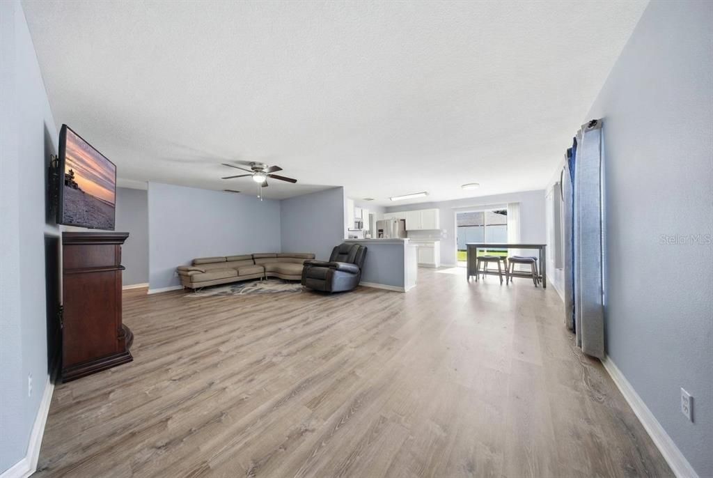 For Sale: $368,000 (3 beds, 2 baths, 1552 Square Feet)