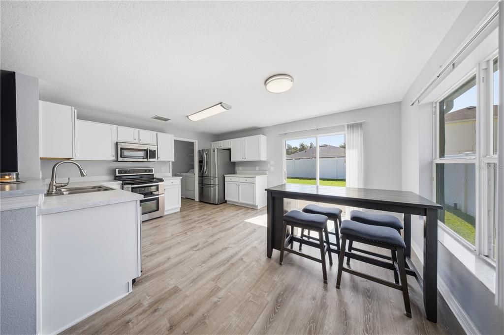 For Sale: $368,000 (3 beds, 2 baths, 1552 Square Feet)
