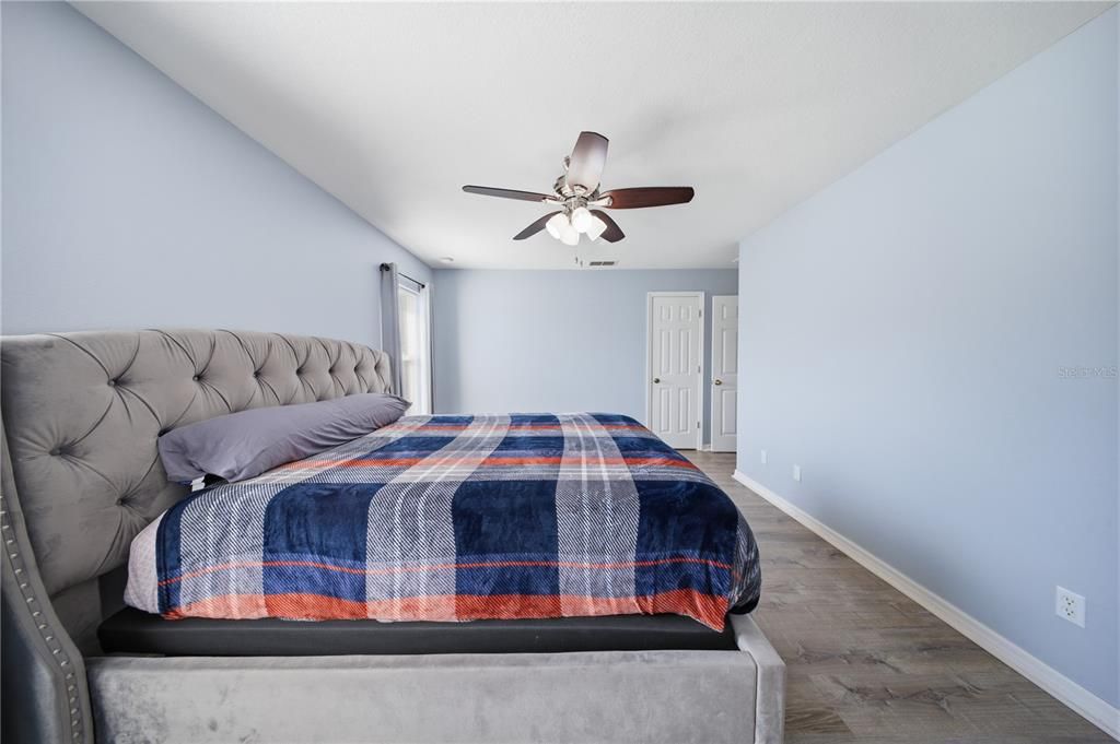 For Sale: $368,000 (3 beds, 2 baths, 1552 Square Feet)