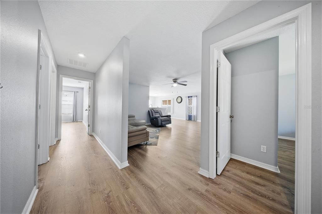For Sale: $368,000 (3 beds, 2 baths, 1552 Square Feet)