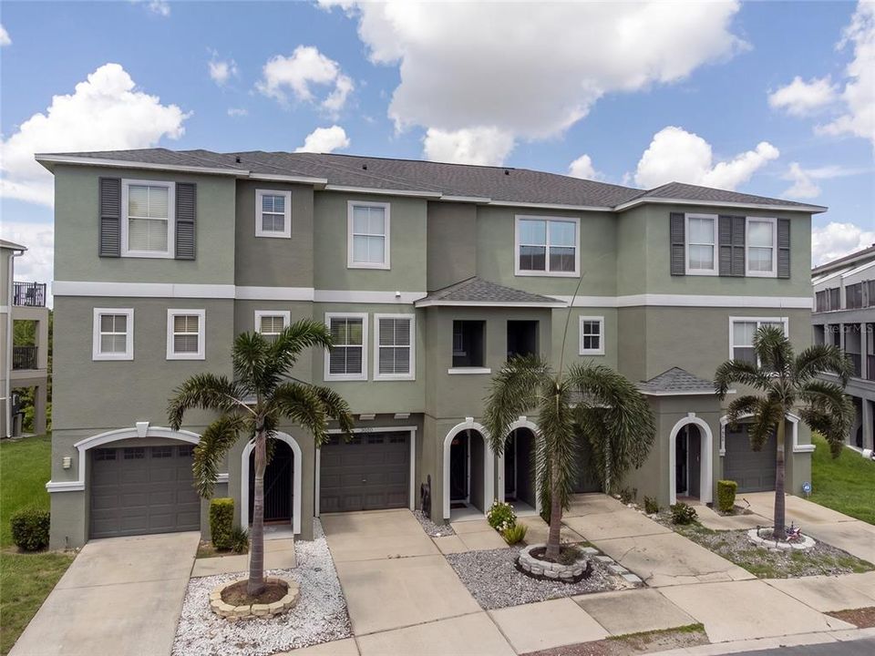 En Venta: $270,000 (2 camas, 2 baños, 1200 Pies cuadrados)