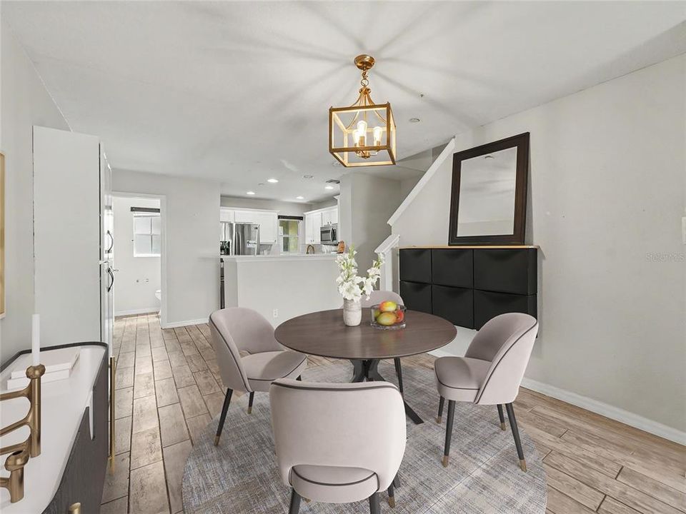 En Venta: $270,000 (2 camas, 2 baños, 1200 Pies cuadrados)