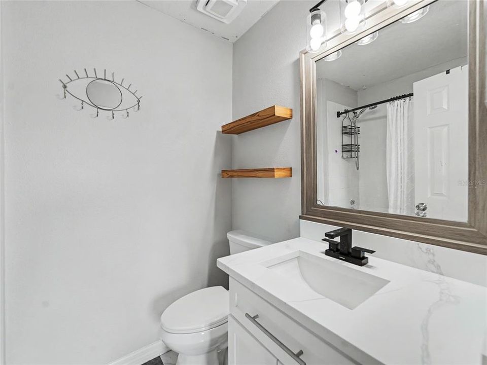 En Venta: $270,000 (2 camas, 2 baños, 1200 Pies cuadrados)