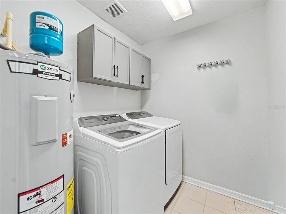 En Venta: $270,000 (2 camas, 2 baños, 1200 Pies cuadrados)