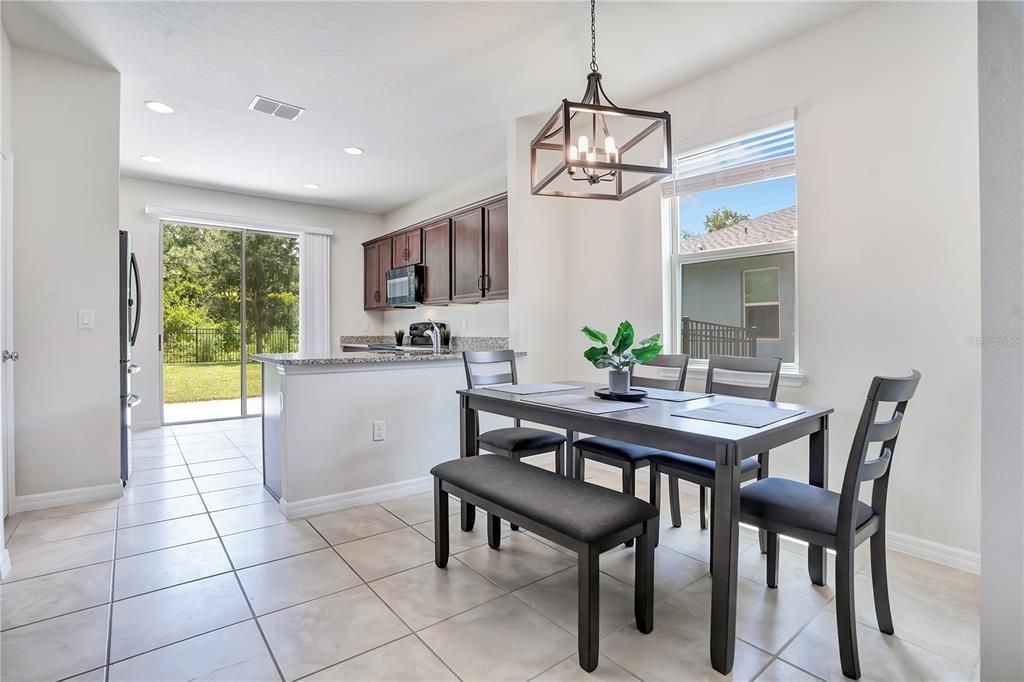 En Venta: $465,000 (4 camas, 3 baños, 2180 Pies cuadrados)