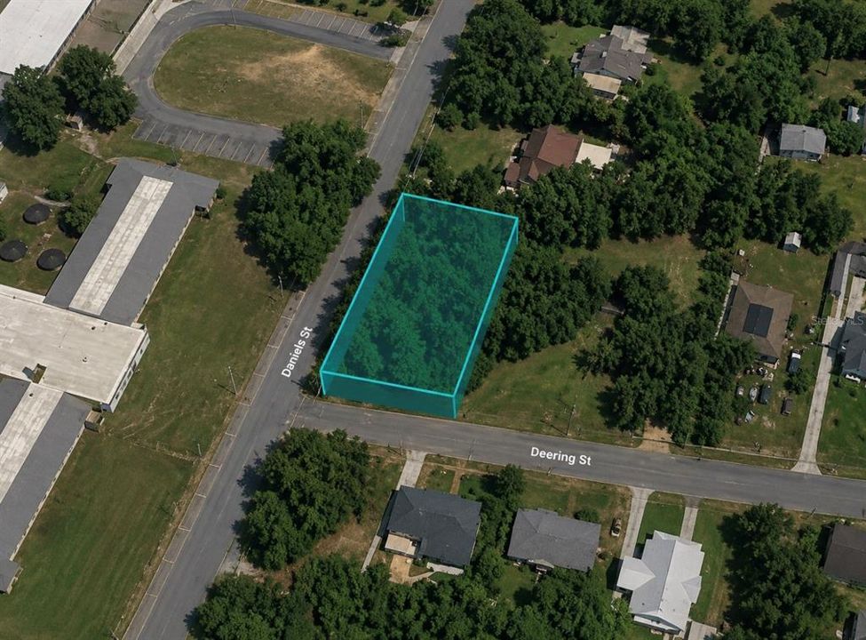На продажу: $14,500 (0.24 acres)