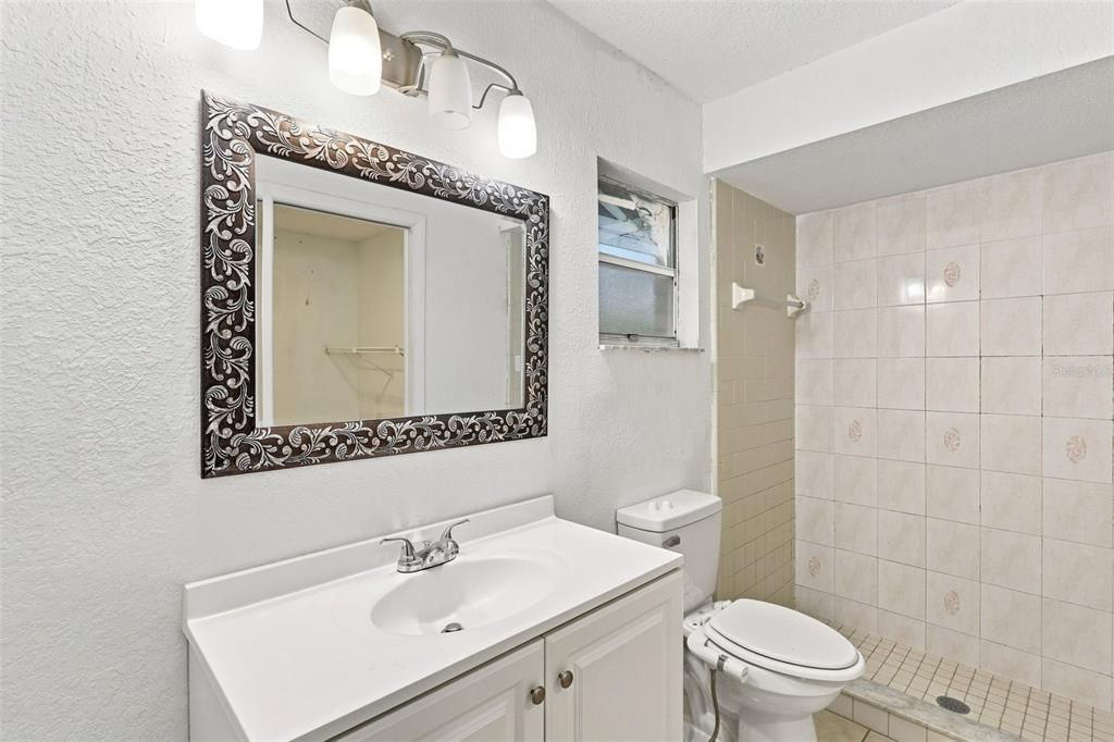 En Venta: $275,000 (3 camas, 2 baños, 1621 Pies cuadrados)