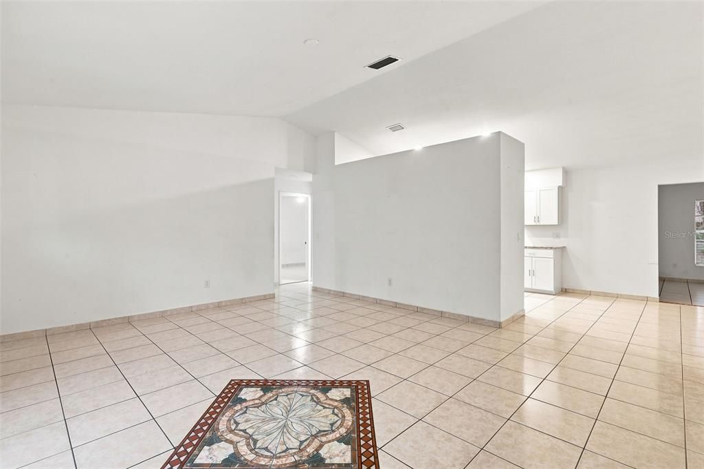 En Venta: $275,000 (3 camas, 2 baños, 1621 Pies cuadrados)