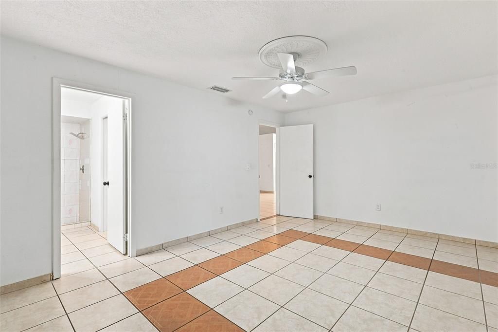 En Venta: $275,000 (3 camas, 2 baños, 1621 Pies cuadrados)