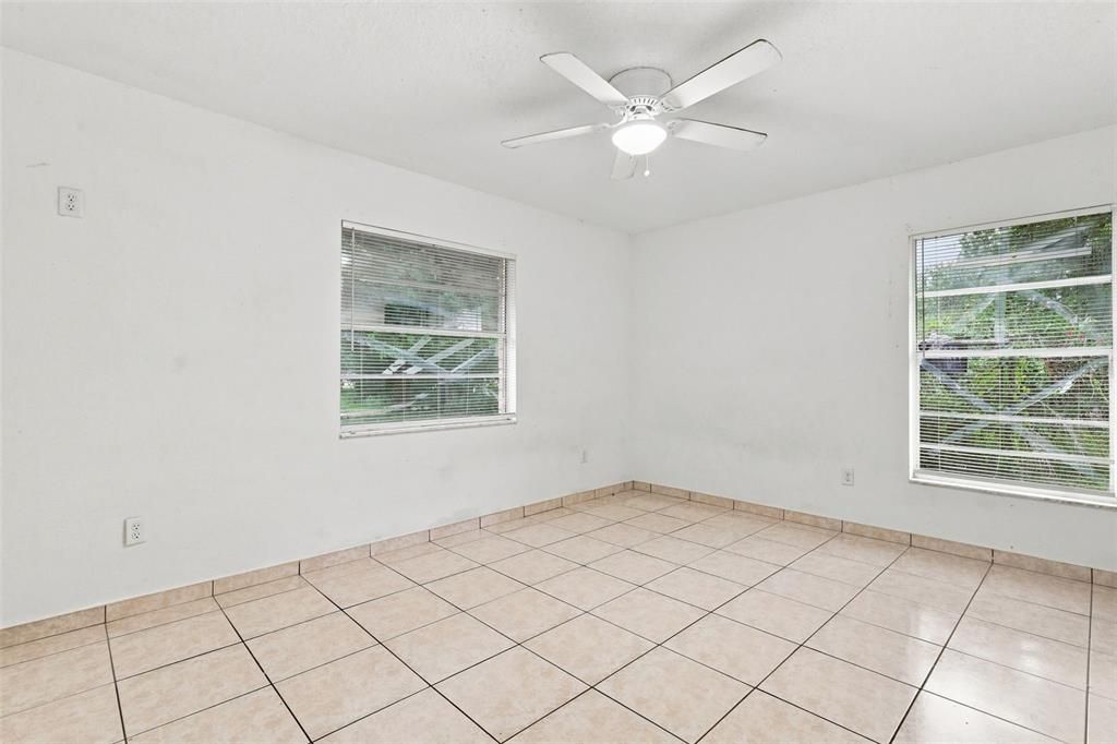 En Venta: $275,000 (3 camas, 2 baños, 1621 Pies cuadrados)