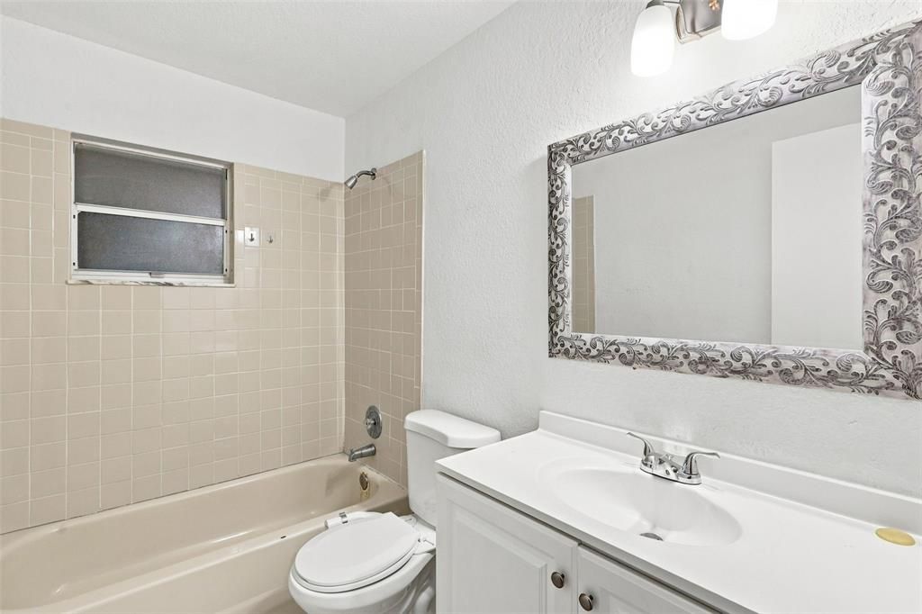 En Venta: $275,000 (3 camas, 2 baños, 1621 Pies cuadrados)