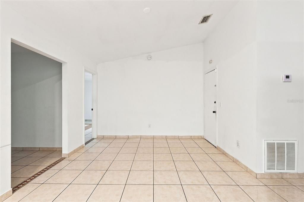 En Venta: $275,000 (3 camas, 2 baños, 1621 Pies cuadrados)