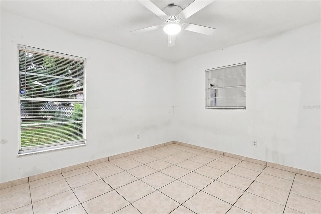 En Venta: $275,000 (3 camas, 2 baños, 1621 Pies cuadrados)