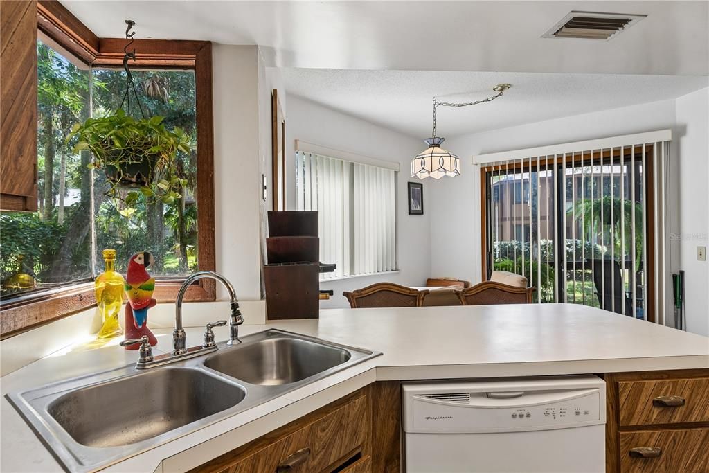 En Venta: $169,900 (2 camas, 2 baños, 1150 Pies cuadrados)