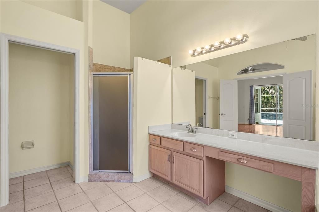 En Venta: $650,000 (4 camas, 3 baños, 2625 Pies cuadrados)