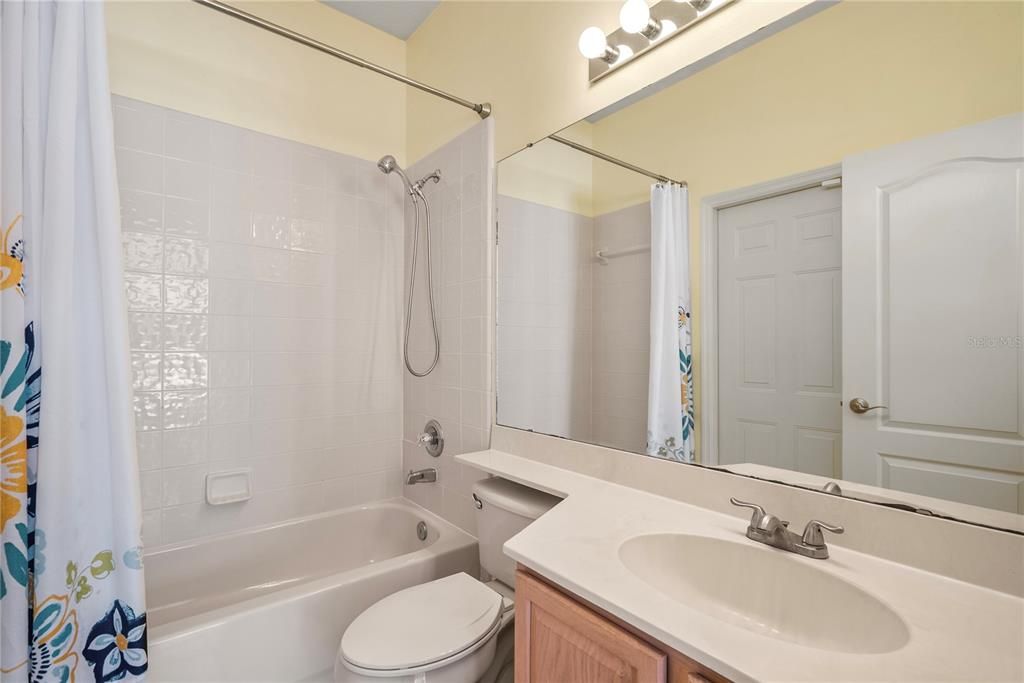 En Venta: $650,000 (4 camas, 3 baños, 2625 Pies cuadrados)