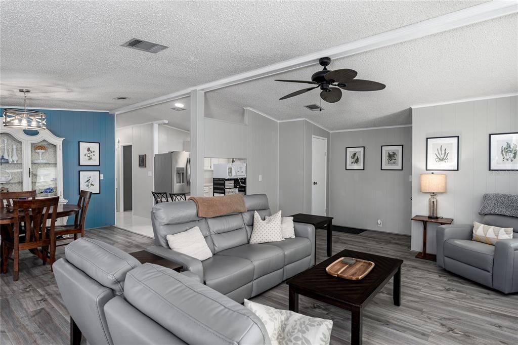 For Sale: $259,000 (2 beds, 2 baths, 1280 Square Feet)