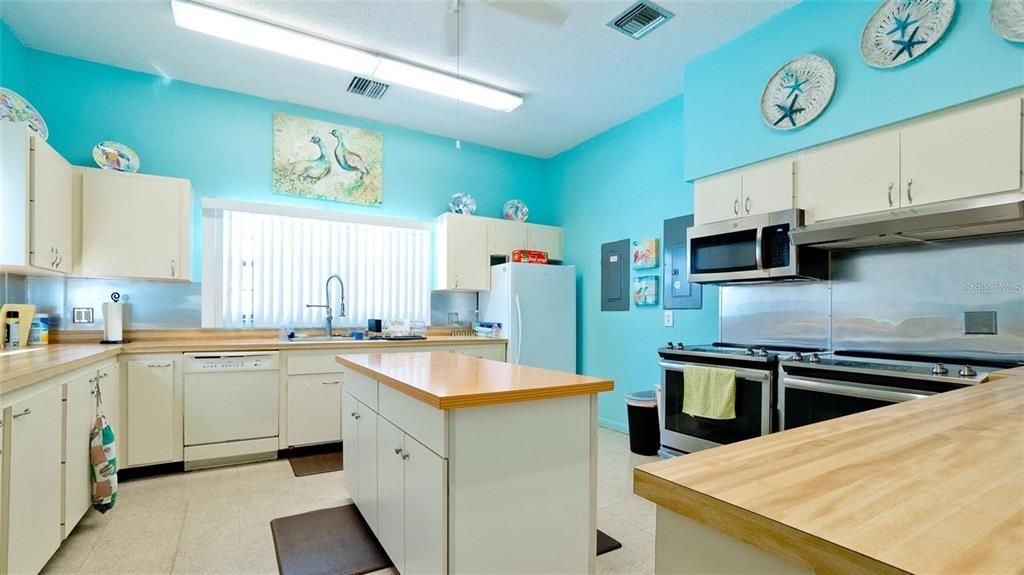 For Sale: $259,000 (2 beds, 2 baths, 1280 Square Feet)