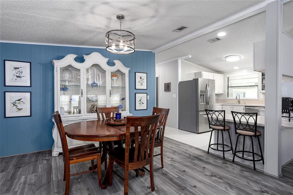 For Sale: $259,000 (2 beds, 2 baths, 1280 Square Feet)