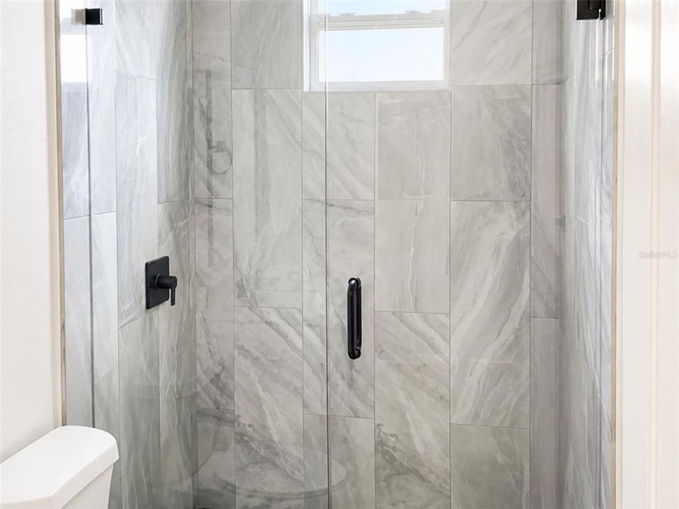 En Venta: $889,999 (5 camas, 4 baños, 3180 Pies cuadrados)