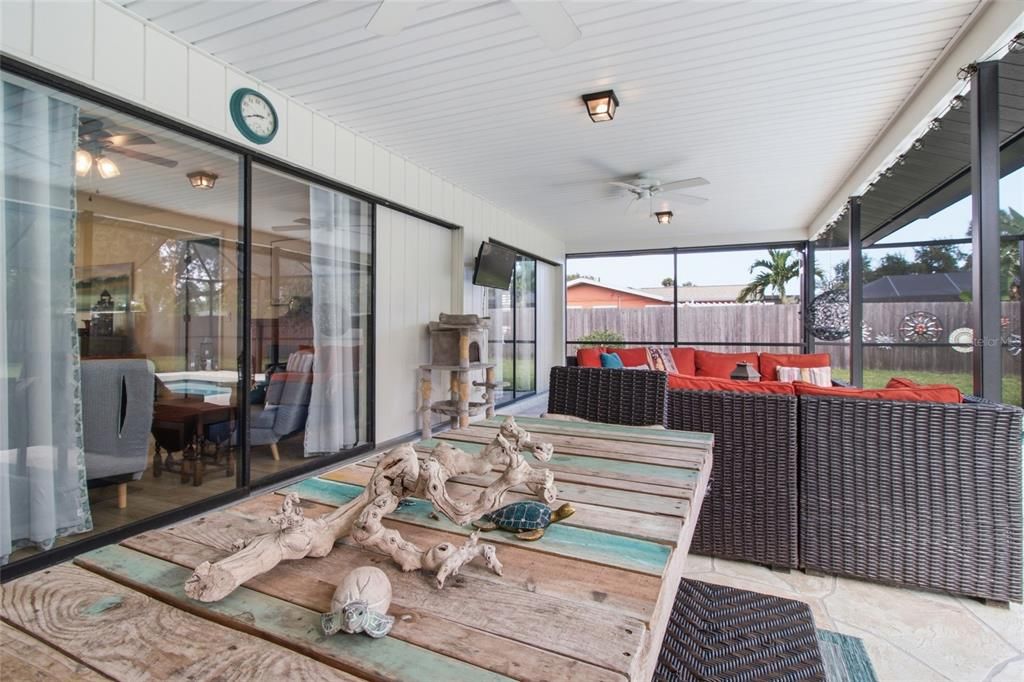 For Sale: $529,900 (2 beds, 2 baths, 1704 Square Feet)