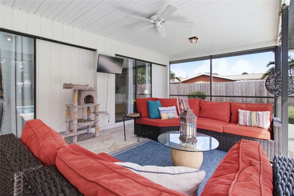 For Sale: $529,900 (2 beds, 2 baths, 1704 Square Feet)