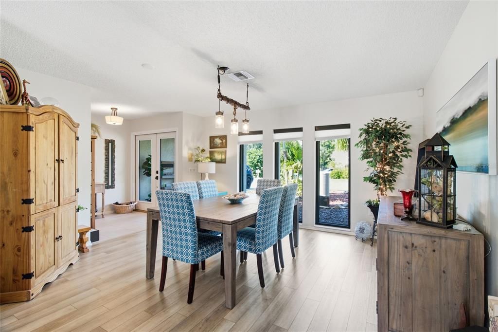 For Sale: $529,900 (2 beds, 2 baths, 1704 Square Feet)