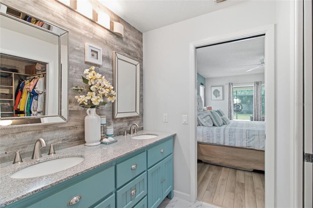 For Sale: $529,900 (2 beds, 2 baths, 1704 Square Feet)