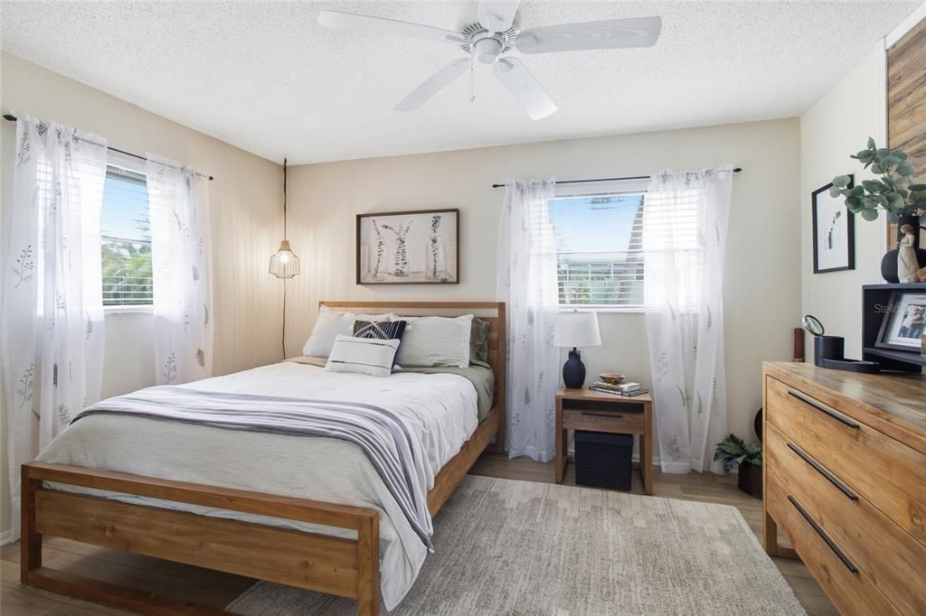 For Sale: $529,900 (2 beds, 2 baths, 1704 Square Feet)