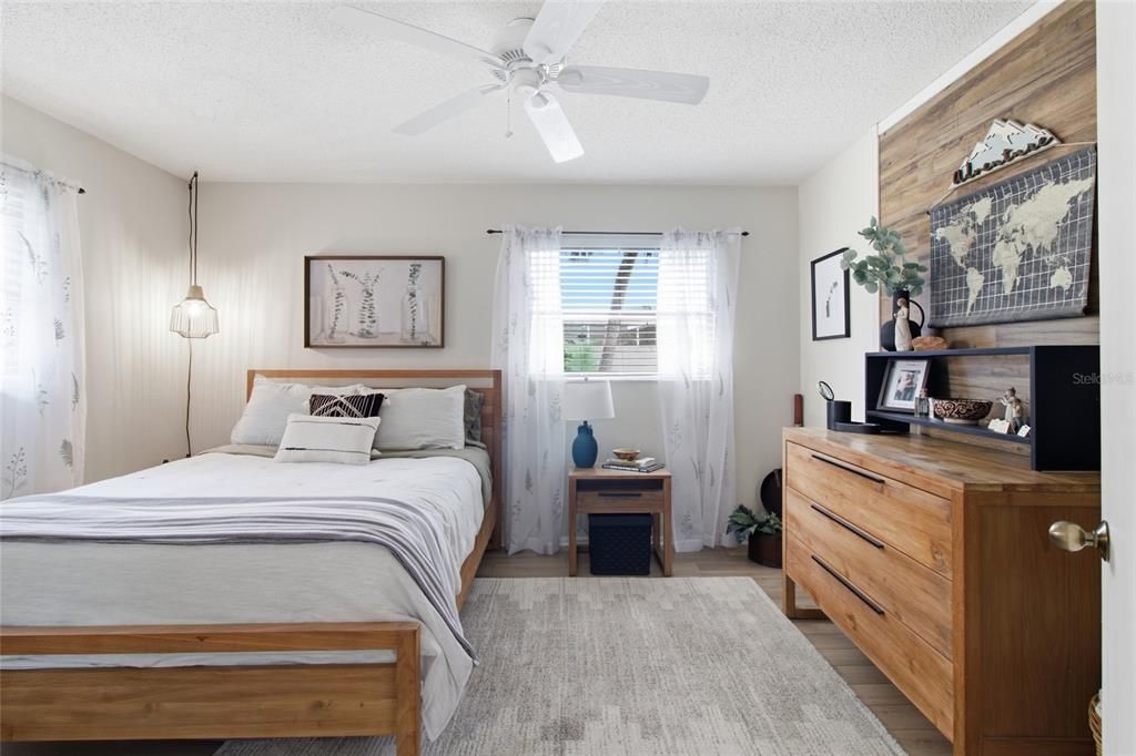 For Sale: $529,900 (2 beds, 2 baths, 1704 Square Feet)