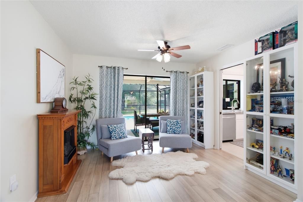 For Sale: $529,900 (2 beds, 2 baths, 1704 Square Feet)