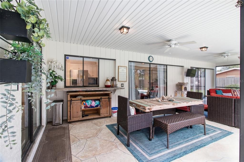 For Sale: $529,900 (2 beds, 2 baths, 1704 Square Feet)