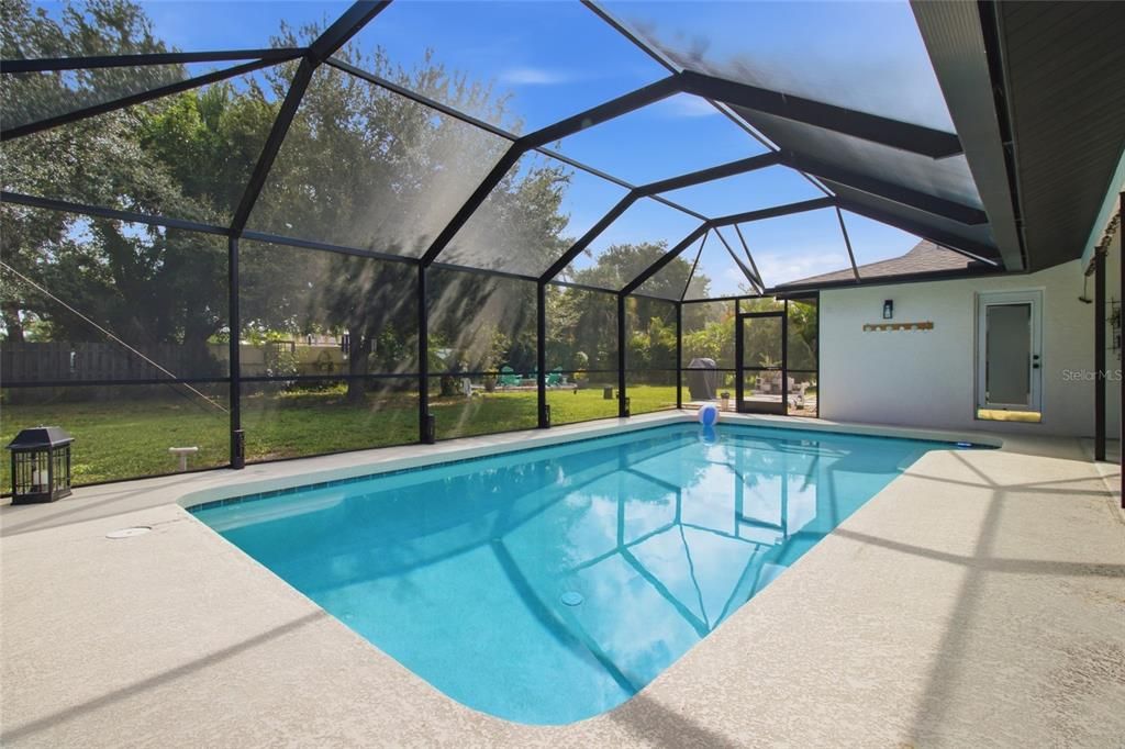 For Sale: $529,900 (2 beds, 2 baths, 1704 Square Feet)