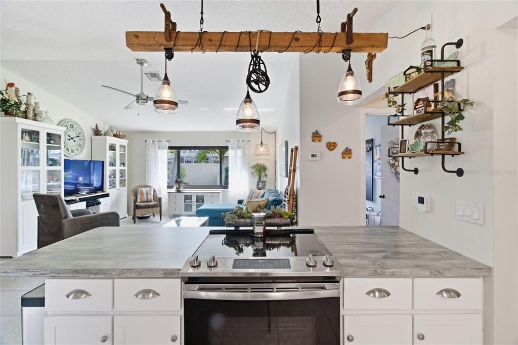 For Sale: $529,900 (2 beds, 2 baths, 1704 Square Feet)