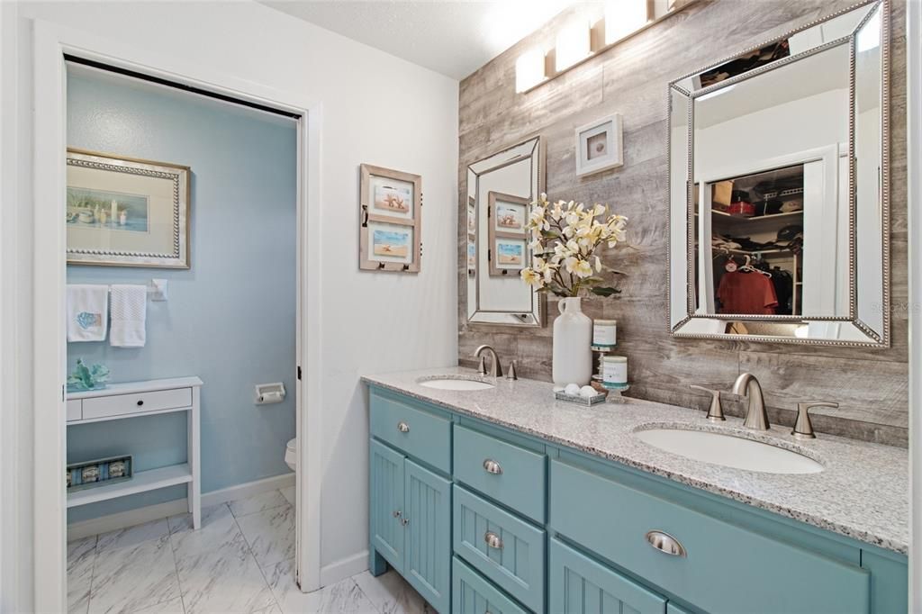 For Sale: $529,900 (2 beds, 2 baths, 1704 Square Feet)