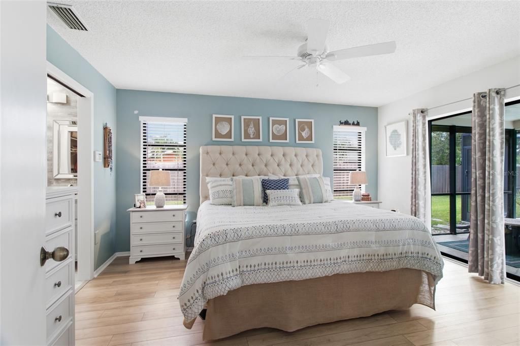 For Sale: $529,900 (2 beds, 2 baths, 1704 Square Feet)